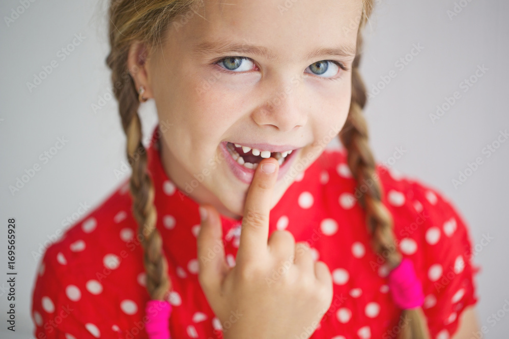 Child and tooth Child and tooth