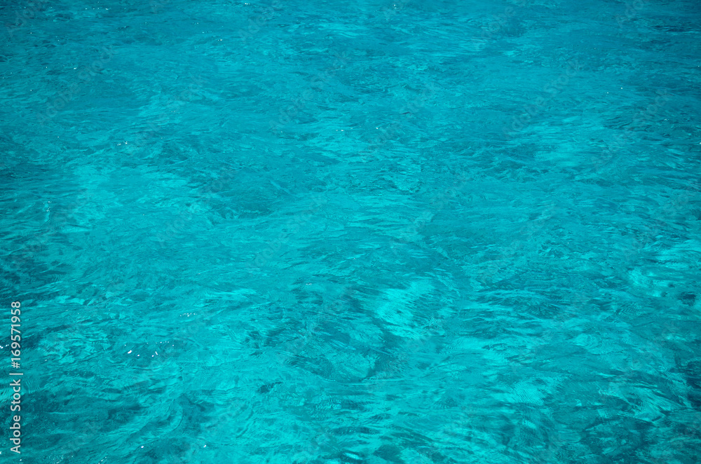 Cor azul da água do mar do caribe