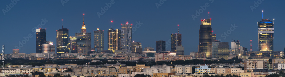 Obraz premium Panoramiczny widok na centrum Warszawy