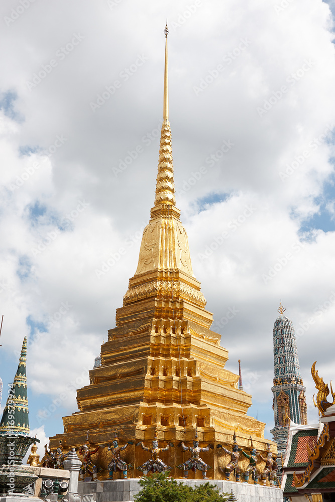 Fototapeta premium The Grand Palace in Bangkok. Phra Borom Maha Ratcha Wang - Thailand. 