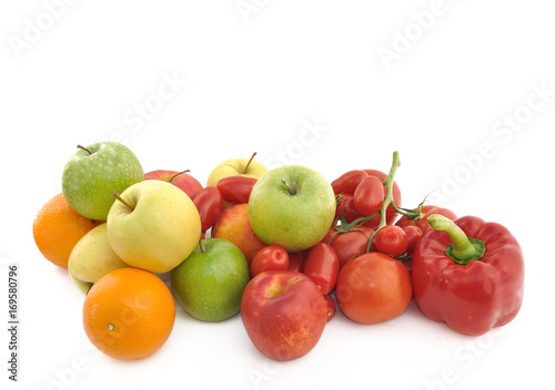 fruits et l  gumes vitamin  s sur fond blanc
