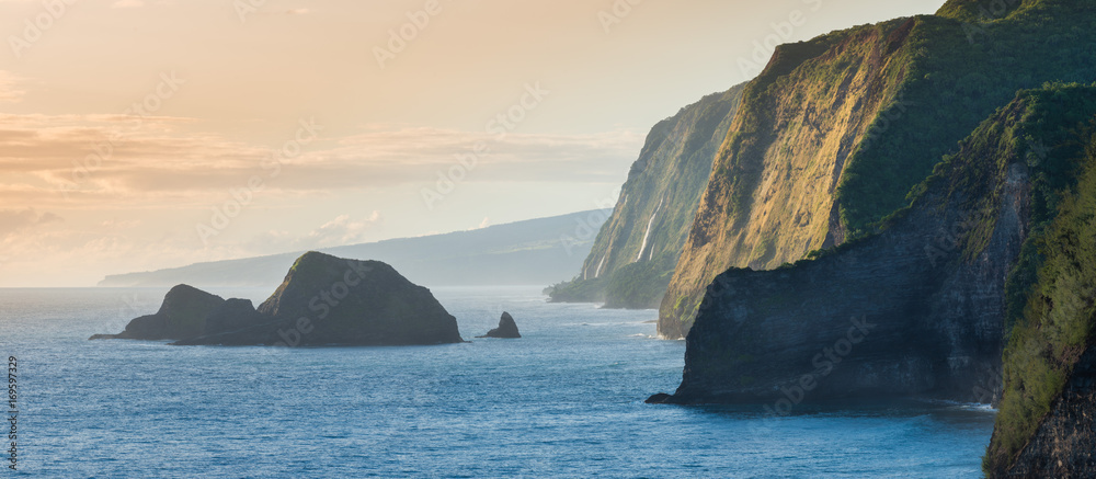 Pololu Valley During Sunrise, Big Island, Hawaii - obrazy, fototapety, plakaty 