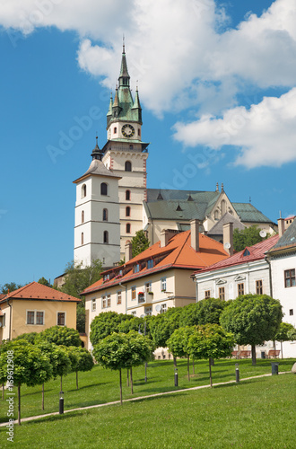 Kremnica - The Safarikovo square with fountain, castle and St. Catherine church.