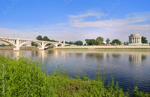 Vincennes city in Indiana by Wabash river photo