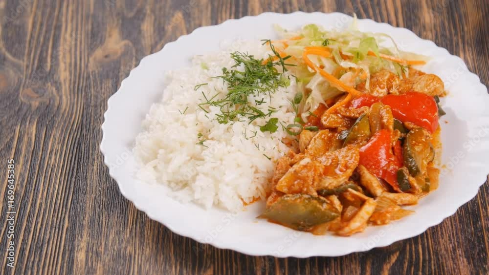 Chinese or thai rice topped with chiken Chinese or thai rice topped with chiken
