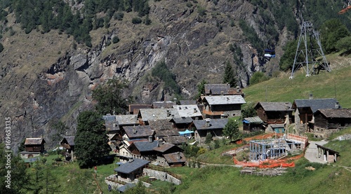 village de chamois en Italie, village sans voiture