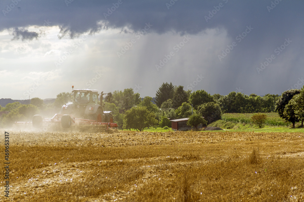 Fototapeta premium stormy farming scenery