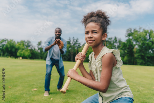 Canvas Print african american family playing baseball