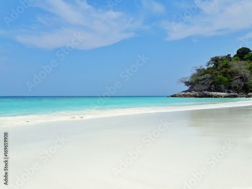 Fototapeta Naklejka Na Ścianę i Meble -  White sand beach, Koh Tachai, Similan's islands marine national park