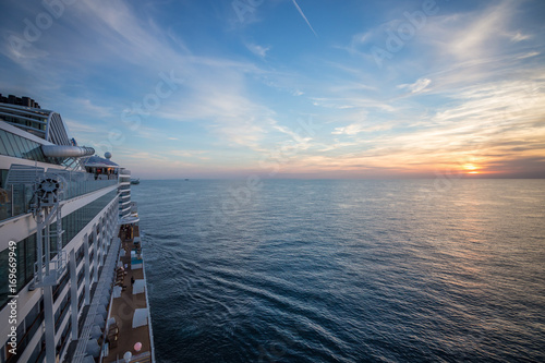 Cruise Sunrise & Sunset