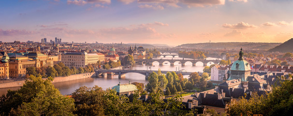 Fototapete Prag Prager Sonnenuntergang vom Sommer  © Kennymax