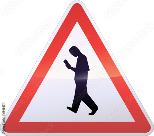 Panneau de danger piéton sur son smartphone (détouré)
