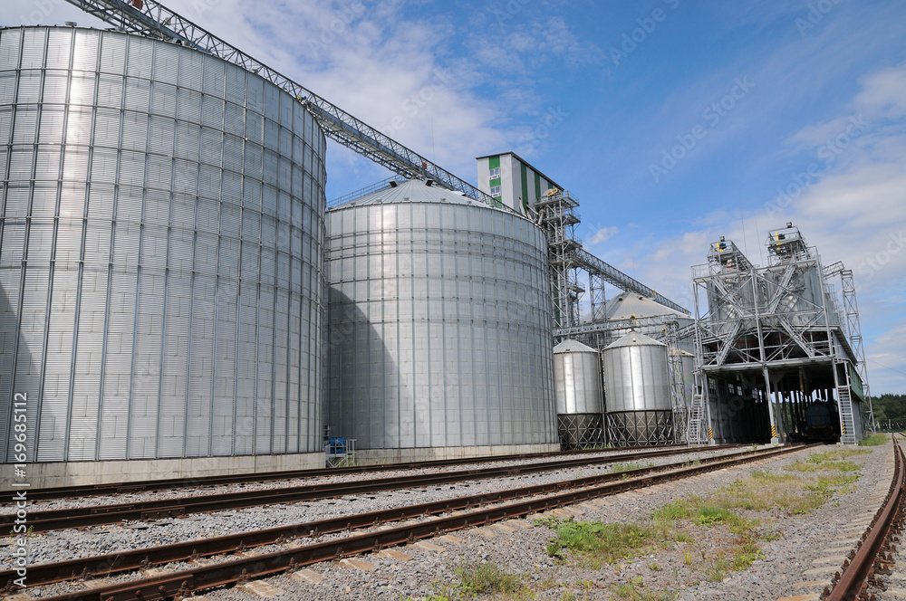 Agricultural Silos. metal grain facility with silos. Agricultural Silos. metal grain facility with silos.