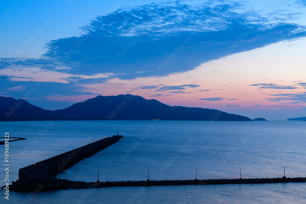 Obraz premium 海岸の夕暮れ