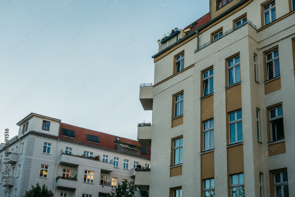 houses in berlin next to each other