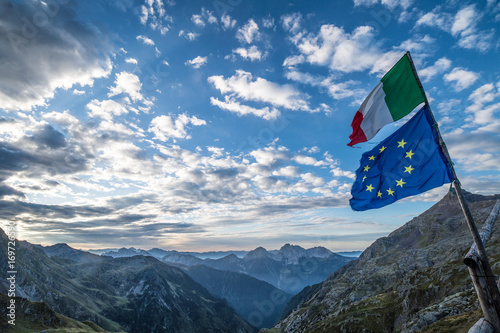 bandiere italiana ed europea