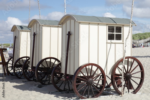 Historische Umkleidekarren am Strand von Norderney