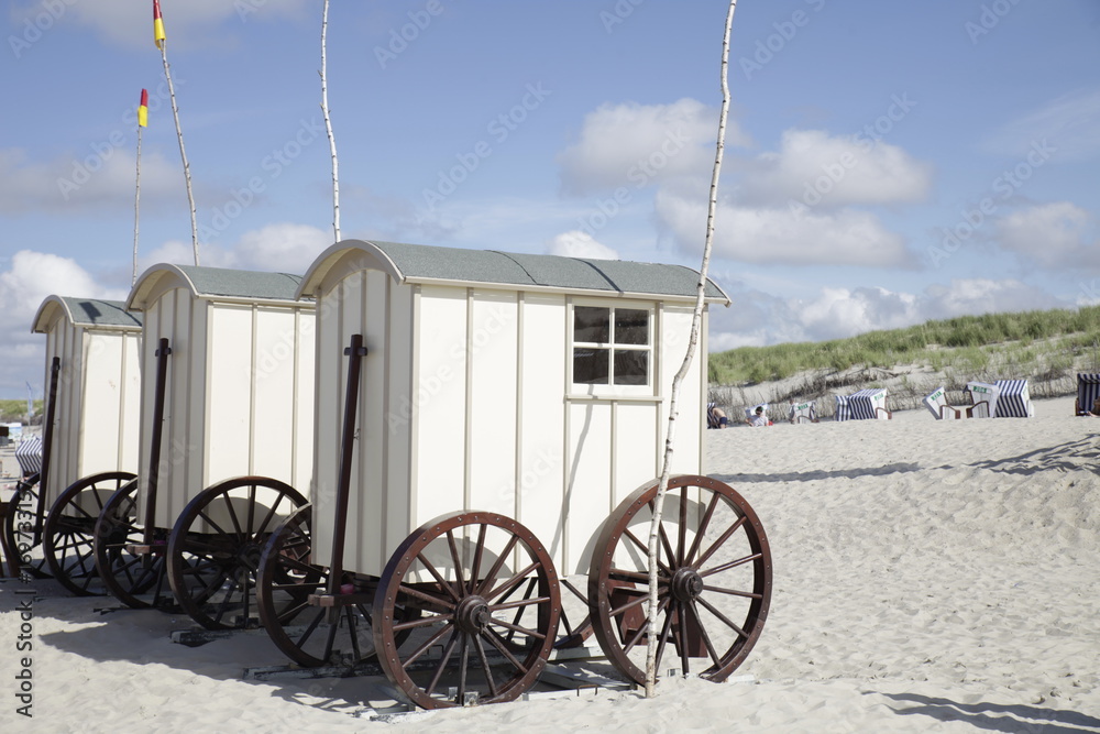 Historische Umkleidekarren am Strand von Norderney Stock Photo Adobe