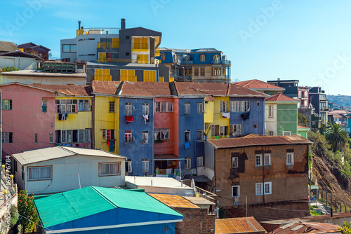 Colorful old houses seen in Valparaiso, Chile © elxeneize