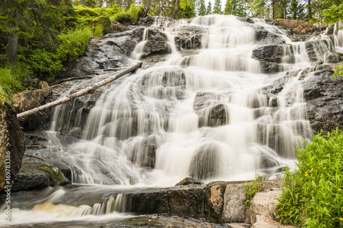 Wasserfall Langzeitbelichtung Wald