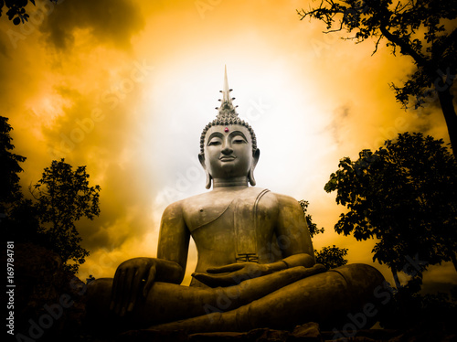 Big Buddha and light © mrspopman