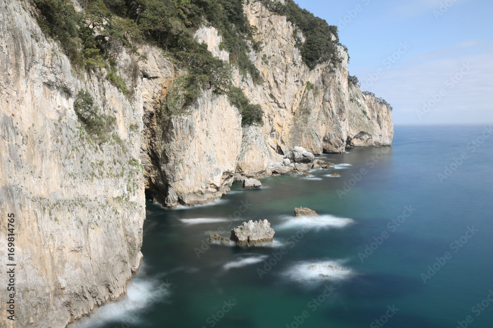 Fototapeta premium Acantilado Faro del Caballo