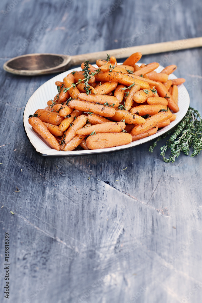 Honey Glazed Baby carrots for Rosh Hashanah or Thanksgiving Day Honey Glazed Baby carrots for Rosh Hashanah or Thanksgiving Day