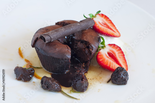 Chocolate souffle with strawberries 