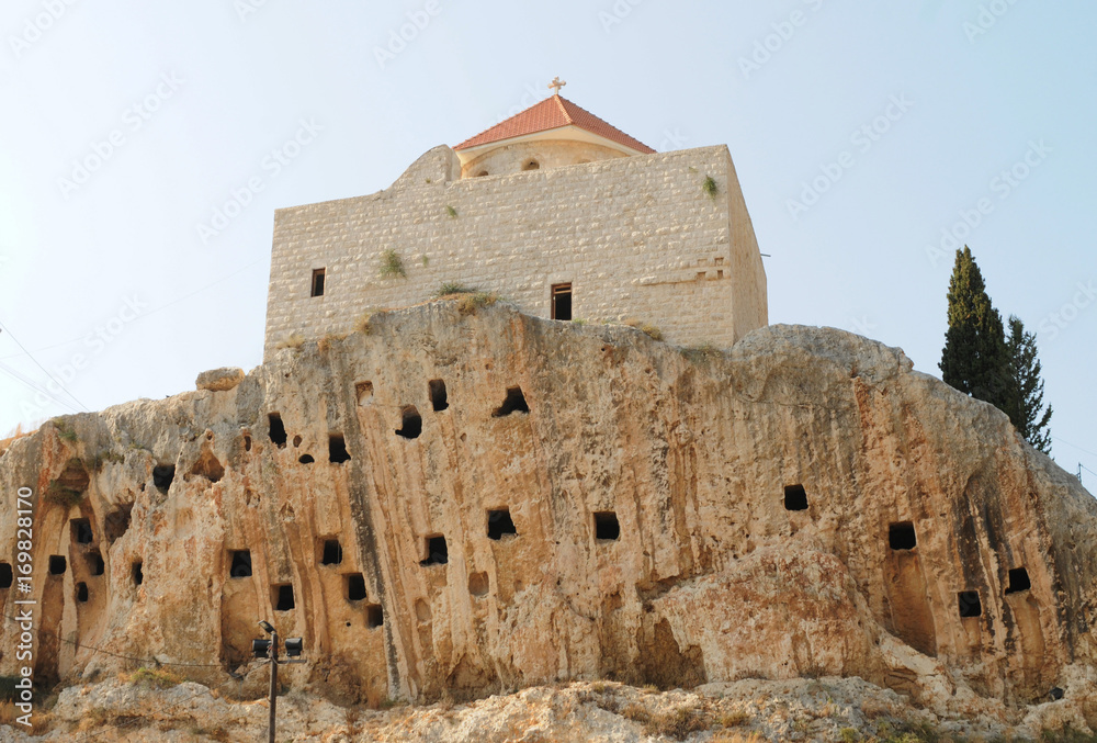 Libanon:  Maronite Church and grottes