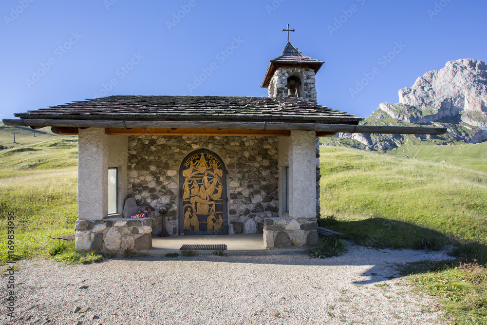 Fototapeta premium Small chapel in the dolomites on the way to Seceda. Val gardena, Italy, Europe.