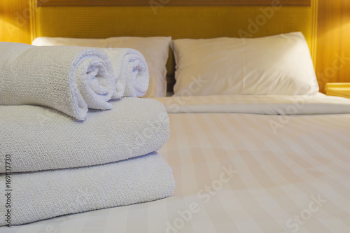 White bedding and towel set in modern hotel © pairhandmade