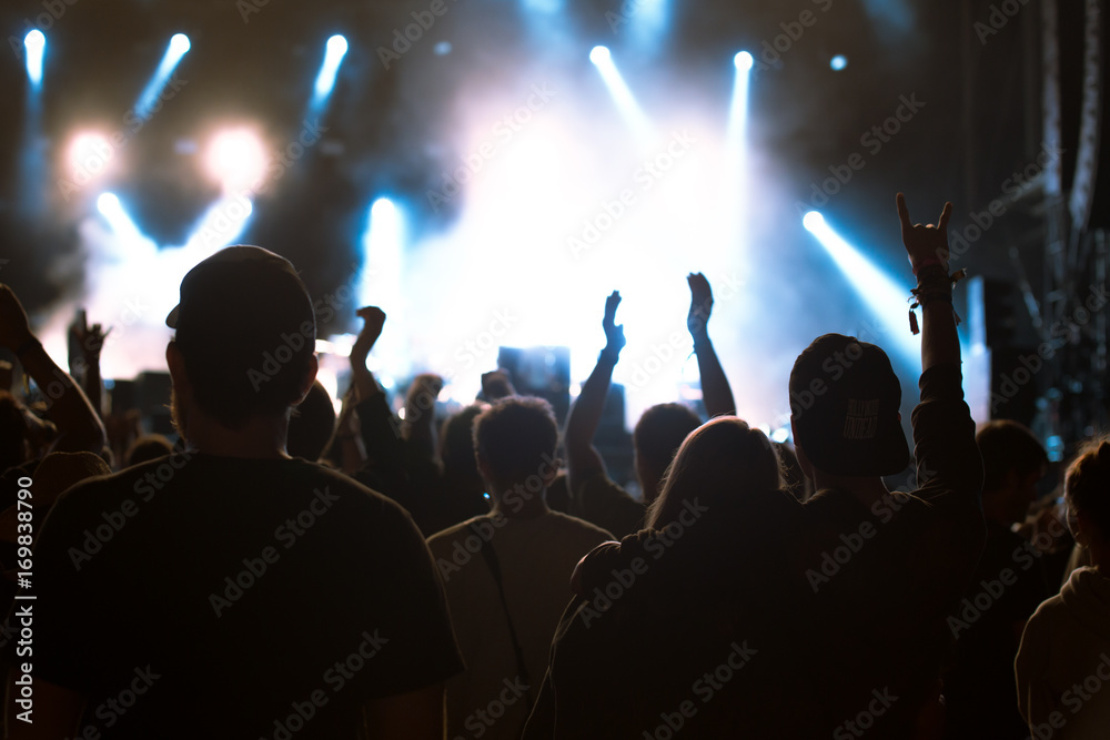 Konzertbesucher Festivalbesucher Konzertbesucher Festivalbesucher