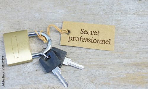 secret professionnel sur étiquette ,concept avec cadenas photo