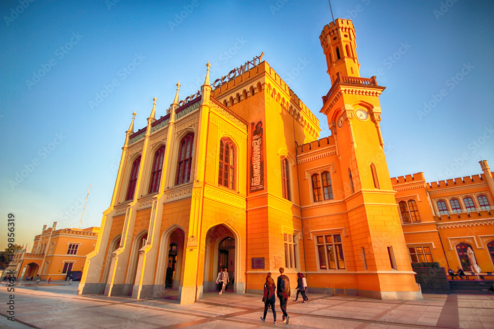 Obraz premium WROCLAW, POLAND - AUGUST 23, 2017: Main Railway Station. After the renovation before EURO 2012 a new car park was built, the facade was renewed and commercial points were opened inside.