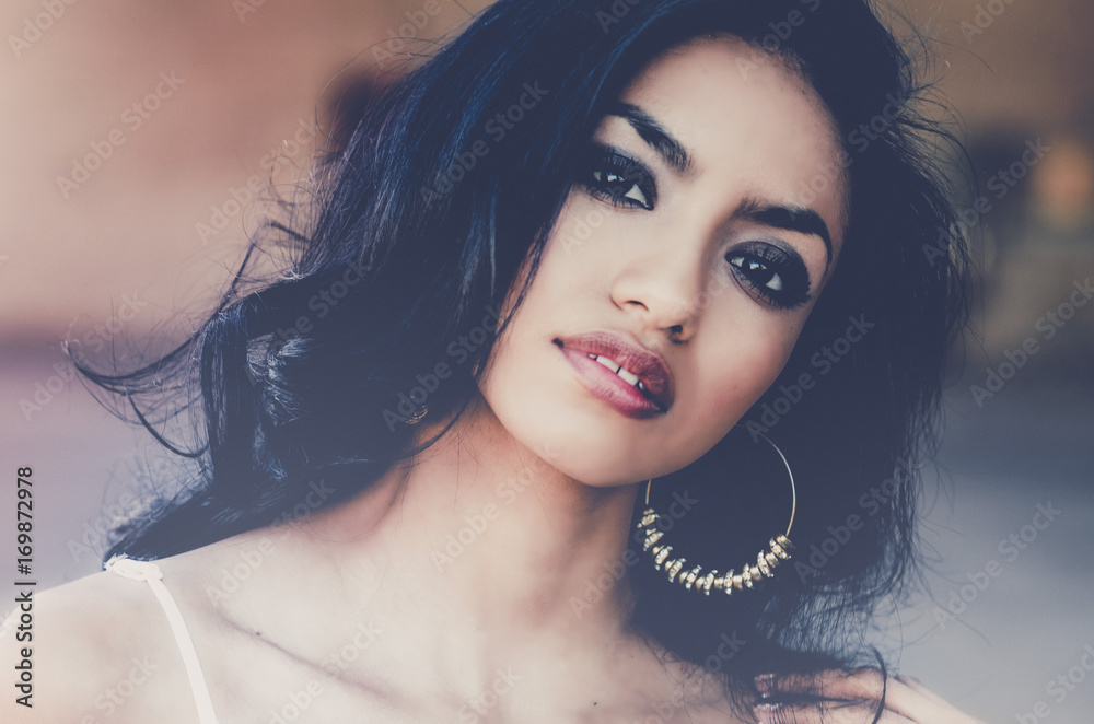 Naklejka premium Beautiful latina
