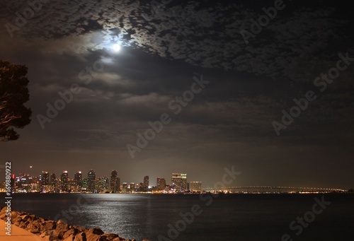 Εκτύπωση καμβά Full moon over San Diego