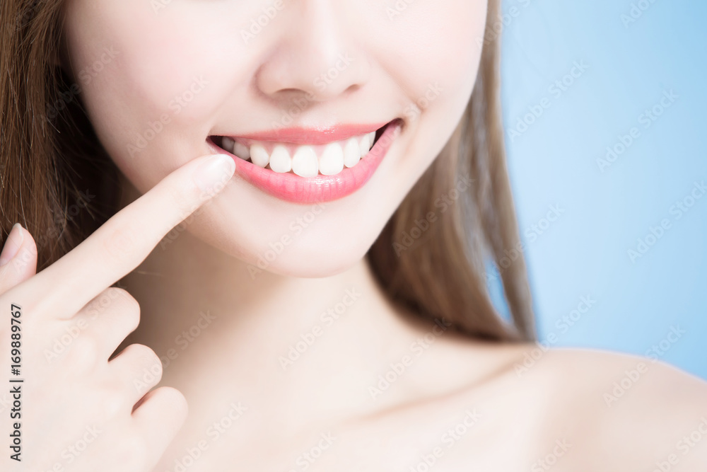 Obraz premium beauty woman smile happily