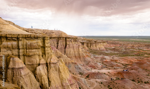 Paesaggio nel deserto del Gobi in Mongolia con i canyon photo