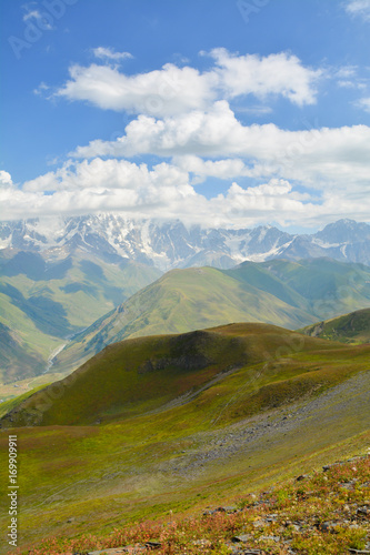 Beautiful Georgian Caucasus Landscape in Upper Svaneti fonfonefonovyi riezhimkontiekstobrazovaniiepodghotovkapodopliokapriedposylkapriedystoriiaproiskhozhdieniiezadnii planзадний планконтекстобразова