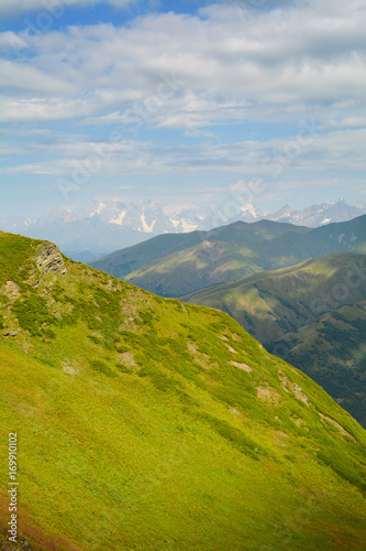 Beautiful Georgian Caucasus Landscape in Upper Svaneti fonfonefonovyi riezhimkontiekstobrazovaniiepodghotovkapodopliokapriedposylkapriedystoriiaproiskhozhdieniiezadnii planзадний планконтекстобразова