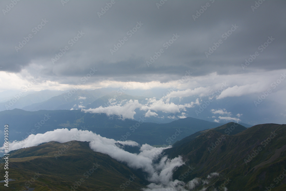 Beautiful Georgian Caucasus Landscape in Upper Svaneti  fonfonefonovyi riezhimkontiekstobrazovaniiepodghotovkapodopliokapriedposylkapriedystoriiaproiskhozhdieniiezadnii planзадний планконтекстобразова