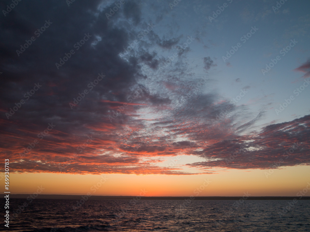 Fototapeta premium Sonnenuntergang über dem Meer