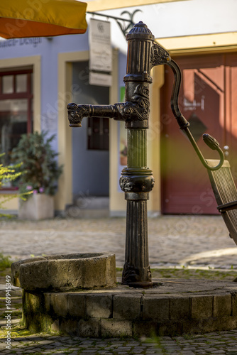 Wallpaper Mural Alte Handpumpe Torontodigital.ca