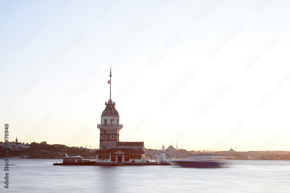 Fototapeta premium Longexposure shot on Maiden's Tower at Istanbul Bosphorus