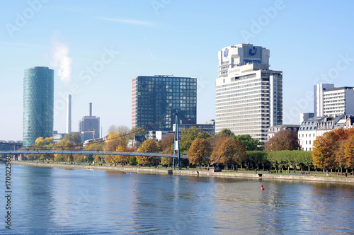 quai francfort sur le main en automne