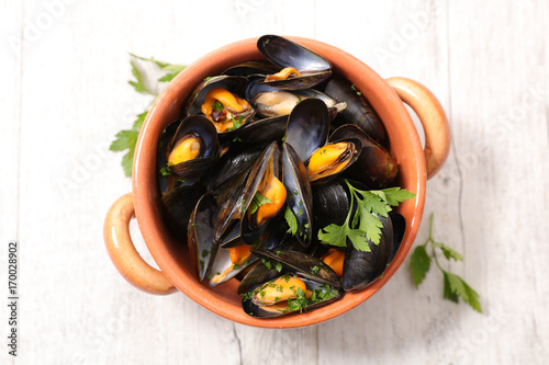 mussel and parsley