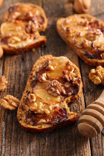 bread toast with cheese and walnut