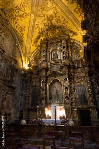Im Innern der Kirche Iglesia de San Francisco mit viel Gold Dekoration  Quito