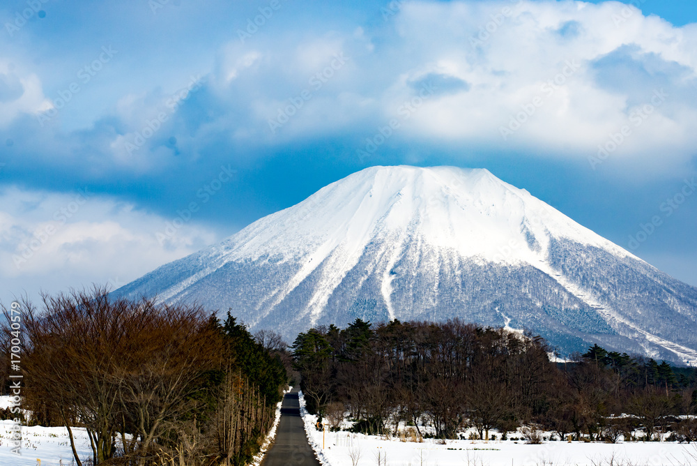 冬の大山と青空 雪景色stock Photo Adobe Stock 冬の大山と青空 雪景色stock Photo Adobe Stock