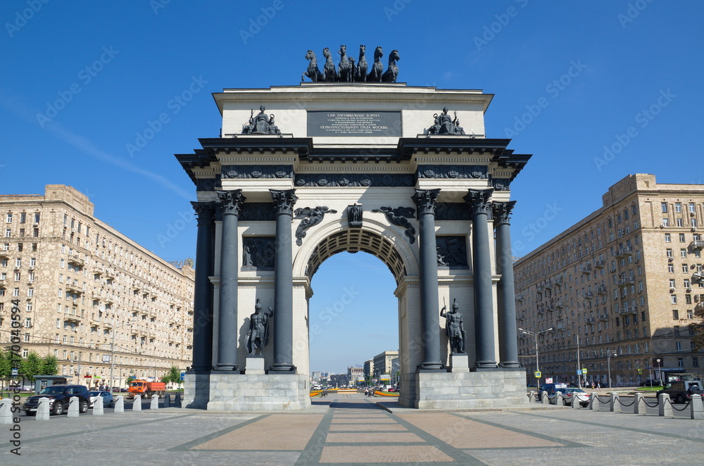 Fototapeta premium Moscow, Russia - August 31, 2017: Triumphal gate on Kutuzov Avenue